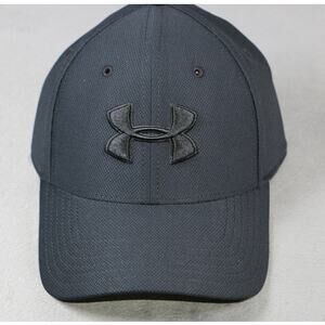 Under Armour Blitzing Hat Cap Black Stretch Fit Athletic Logo M/L NWT